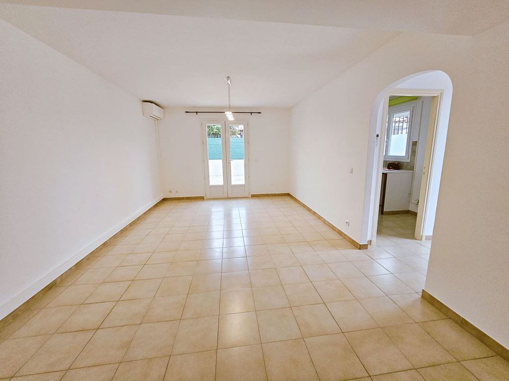 Appartement LA ROQUETTE SUR SIAGNE (06550) FLASHIMMO